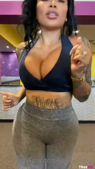 alexis mcqueen recommends Brittanya Razavi Mastubating