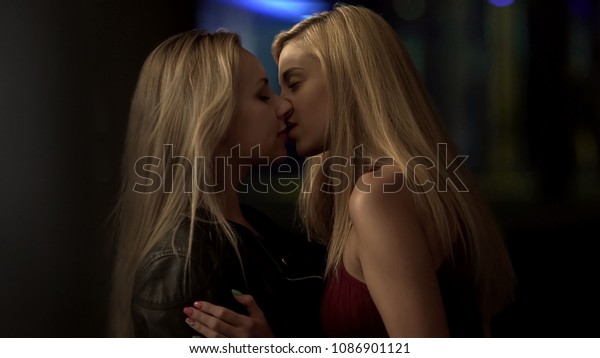 bone brown add hot blonde lesbians kissing photo