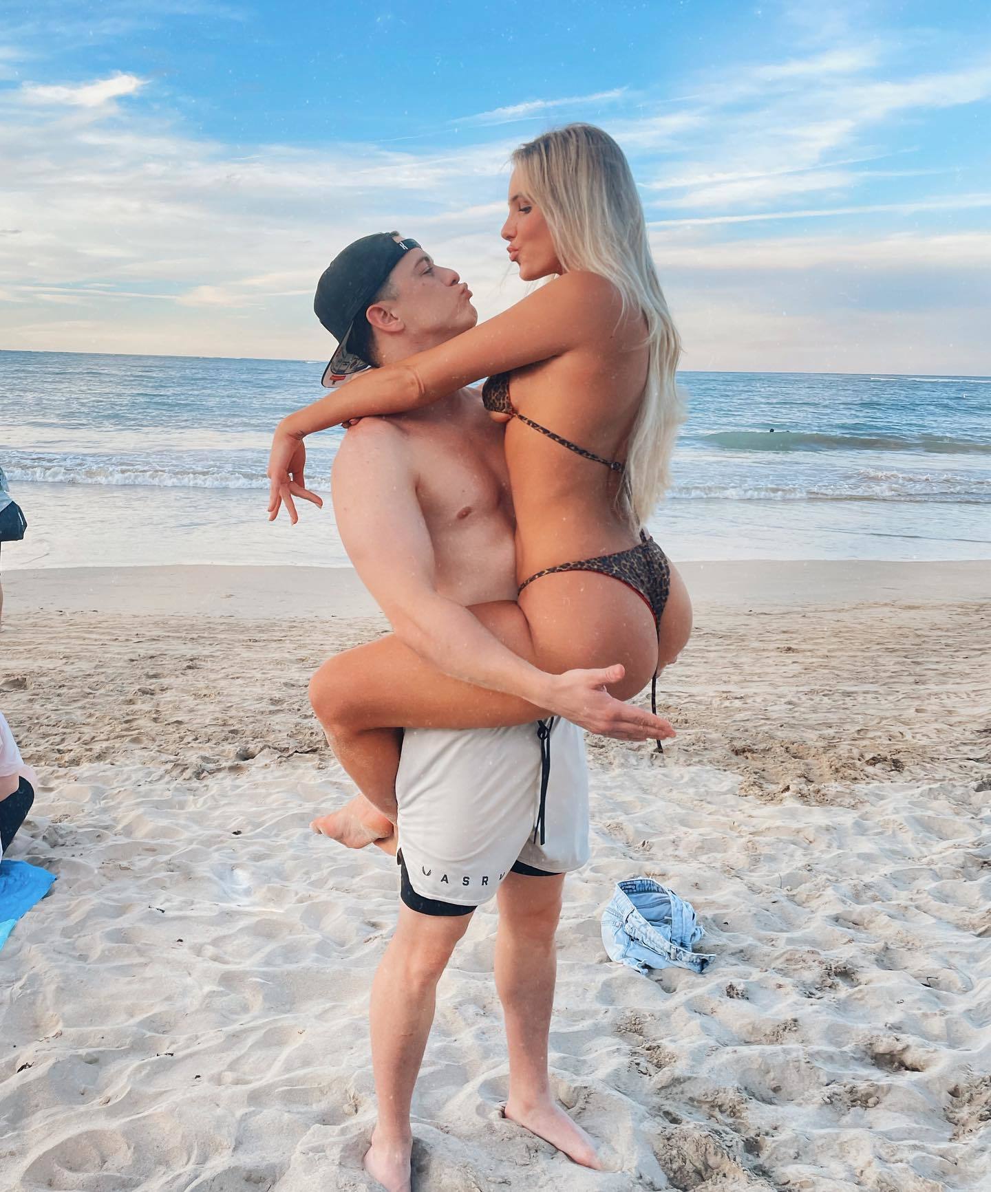 dan cozzi share lele pons nudes photos