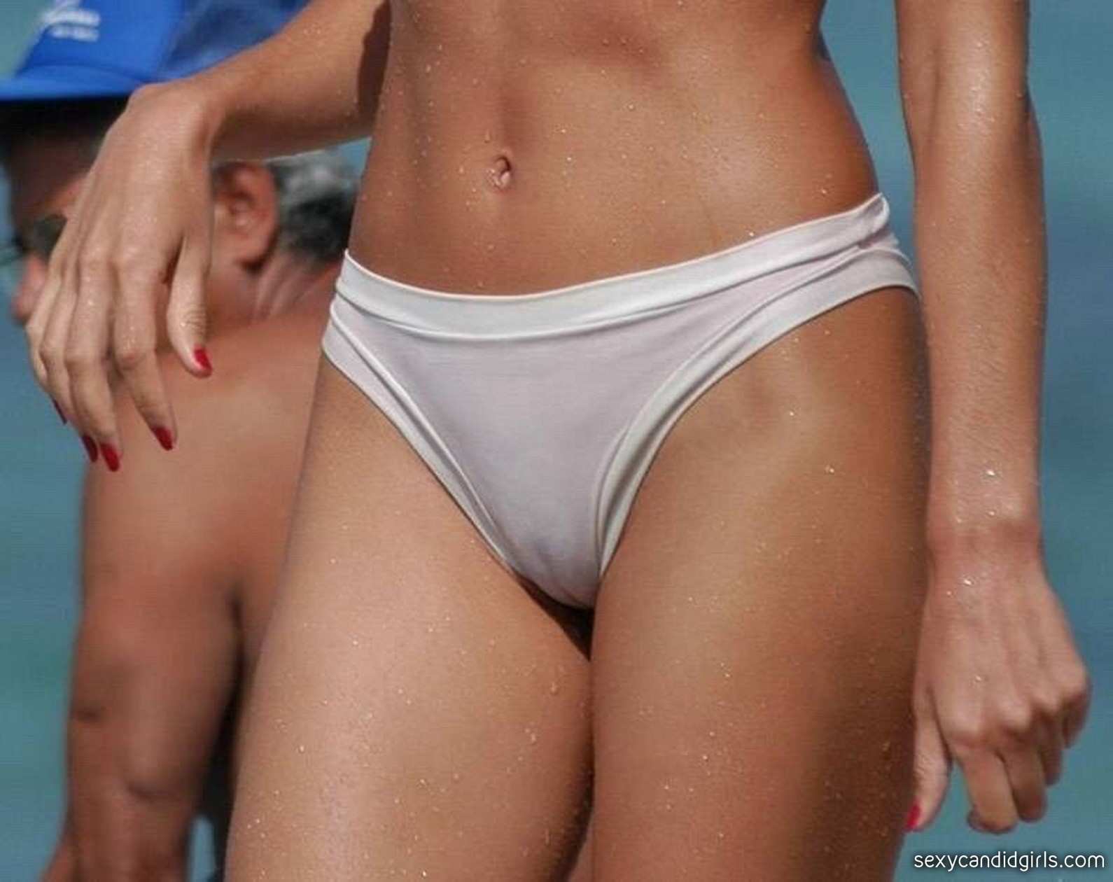 adrian nickerson recommends Voyeur Bikini Cameltoe