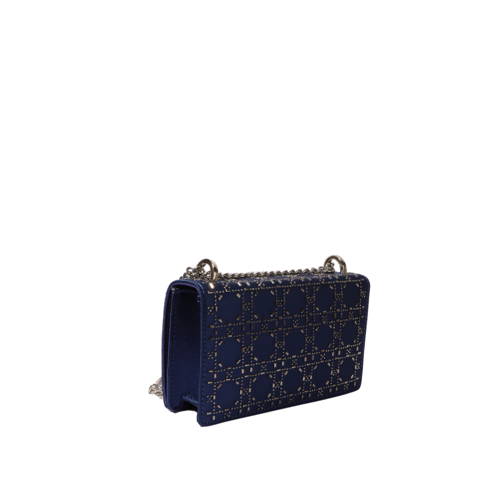 Elly Clutch Joi web adult