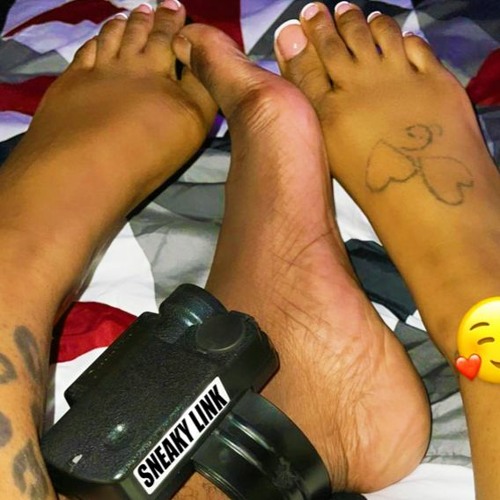 alexis doss add sexxy red feet photo