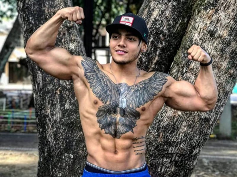 carlos macalino recommends muscle worship nude pic