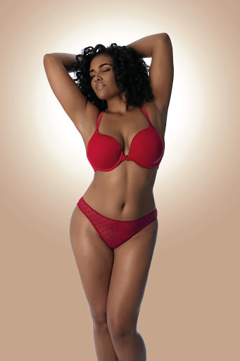 alma gallardo recommends Femdom Curvy