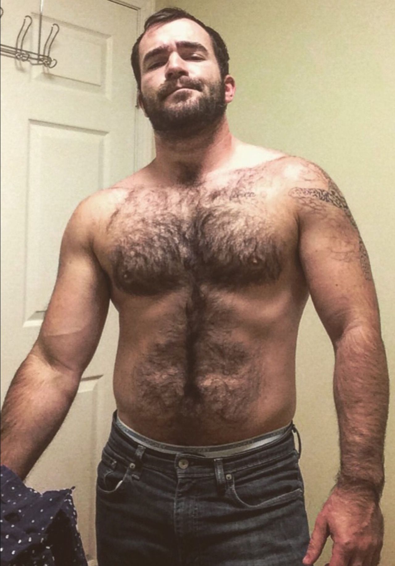 Hairy Men Tumbler ub udoj