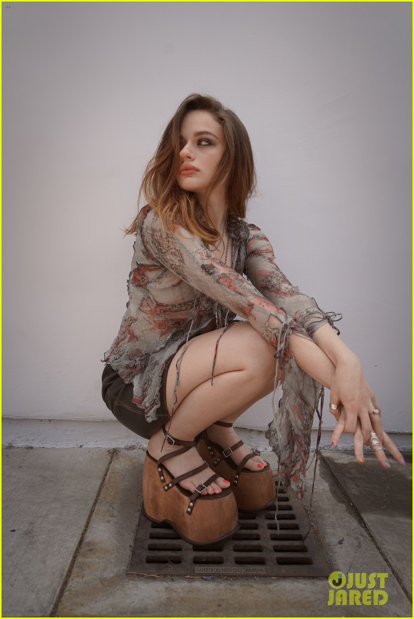 bob roller add joey king feet photo