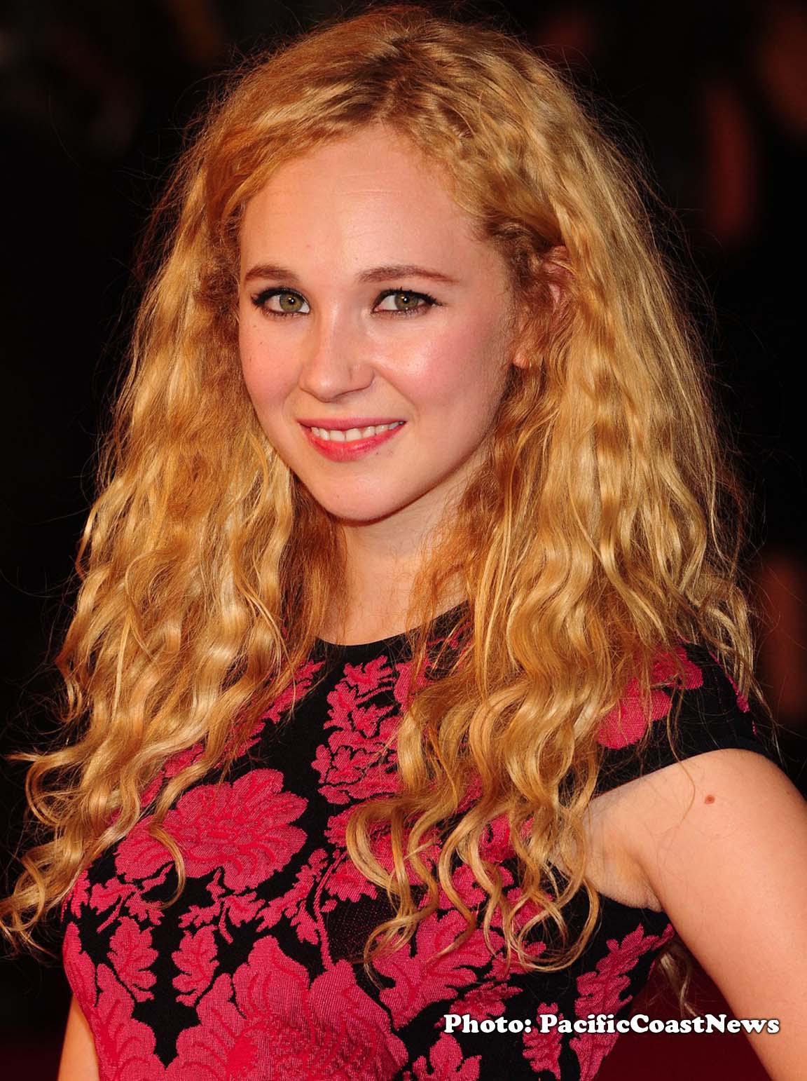 deb winn recommends juno temple hot pic