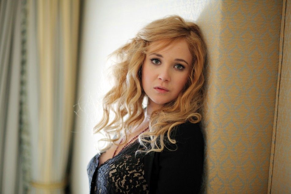 chad schindler recommends Juno Temple Hot