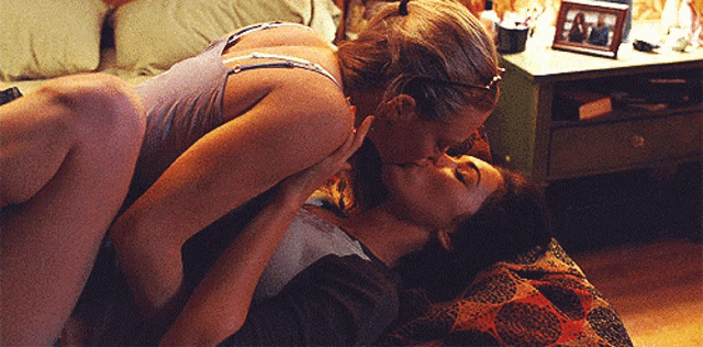 belinda duarte recommends Lesbian Makeout Hot