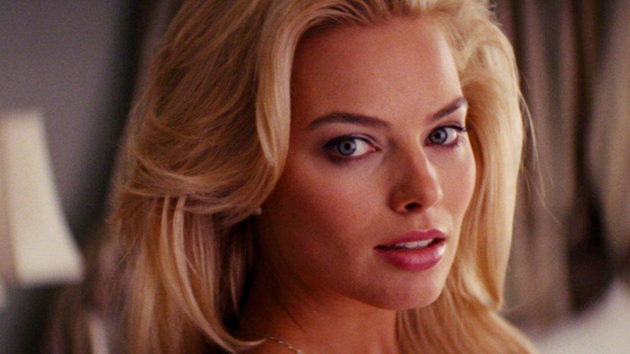 casey weigel recommends margot robbie full frontal pic