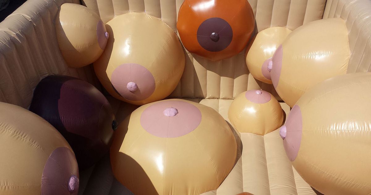 don chic add massive bouncing titties photo