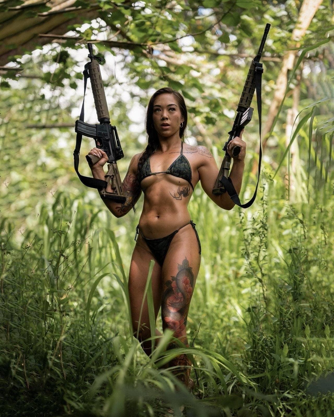 Best of Naked chicks and guns