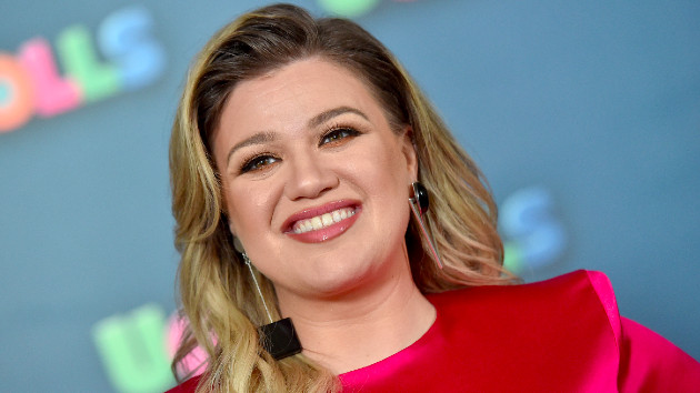 cuddle bunnies recommends naked pictures of kelly clarkson pic