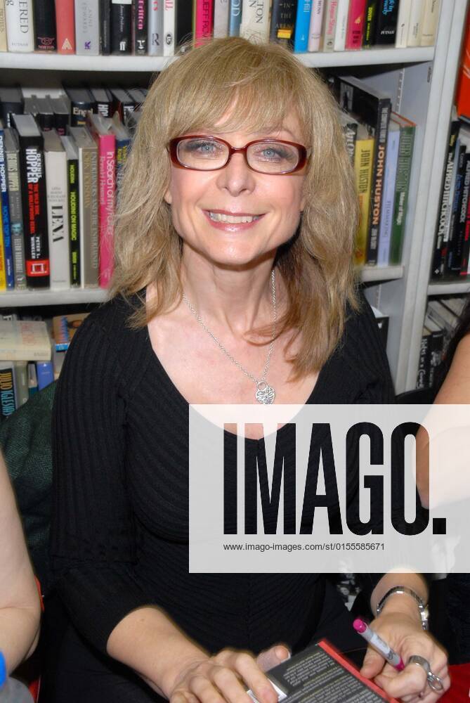 Nina Hartley Guide herself orgasm