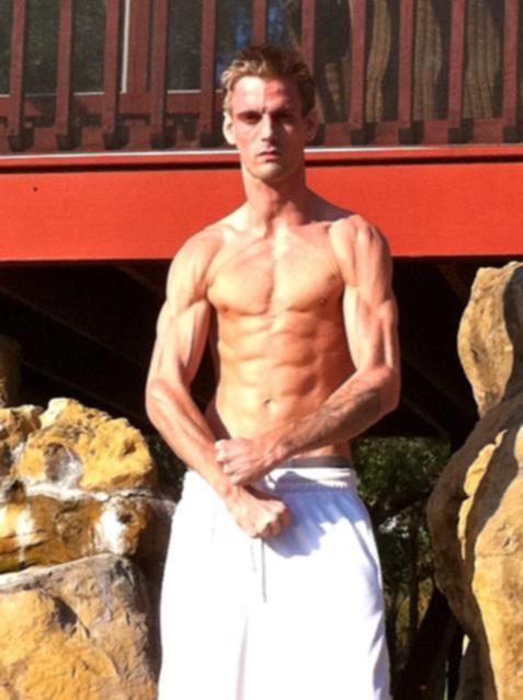 carlos mendoza recommends Nude Aaron Carter