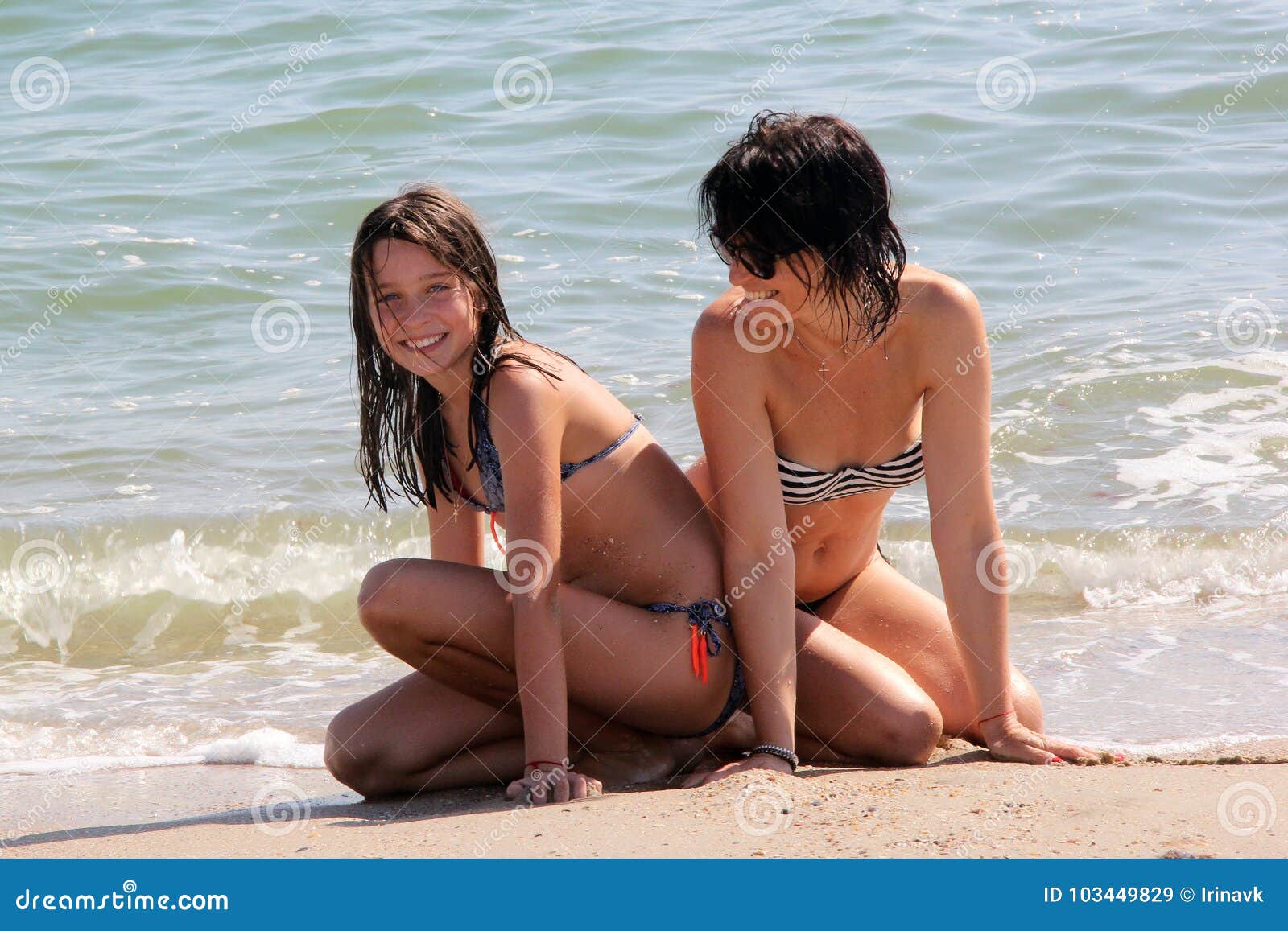 dillon duvall add nude beach mother daughter photo