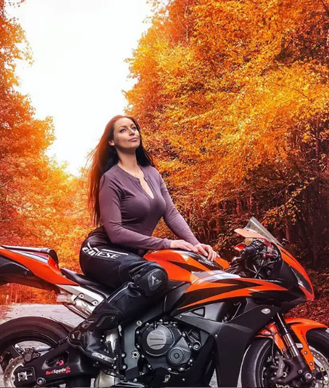 diane bretz recommends nude chicks on motorcycles pic