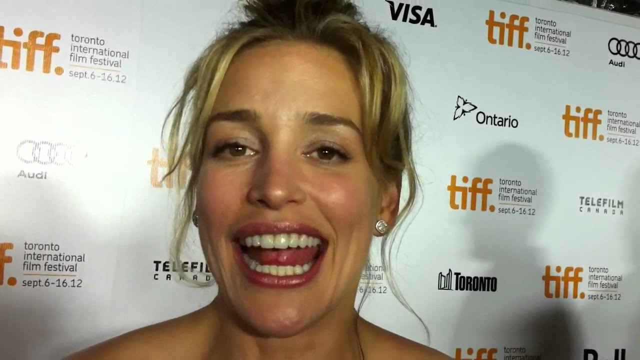 binod poddar recommends Piper Perabo Sexy