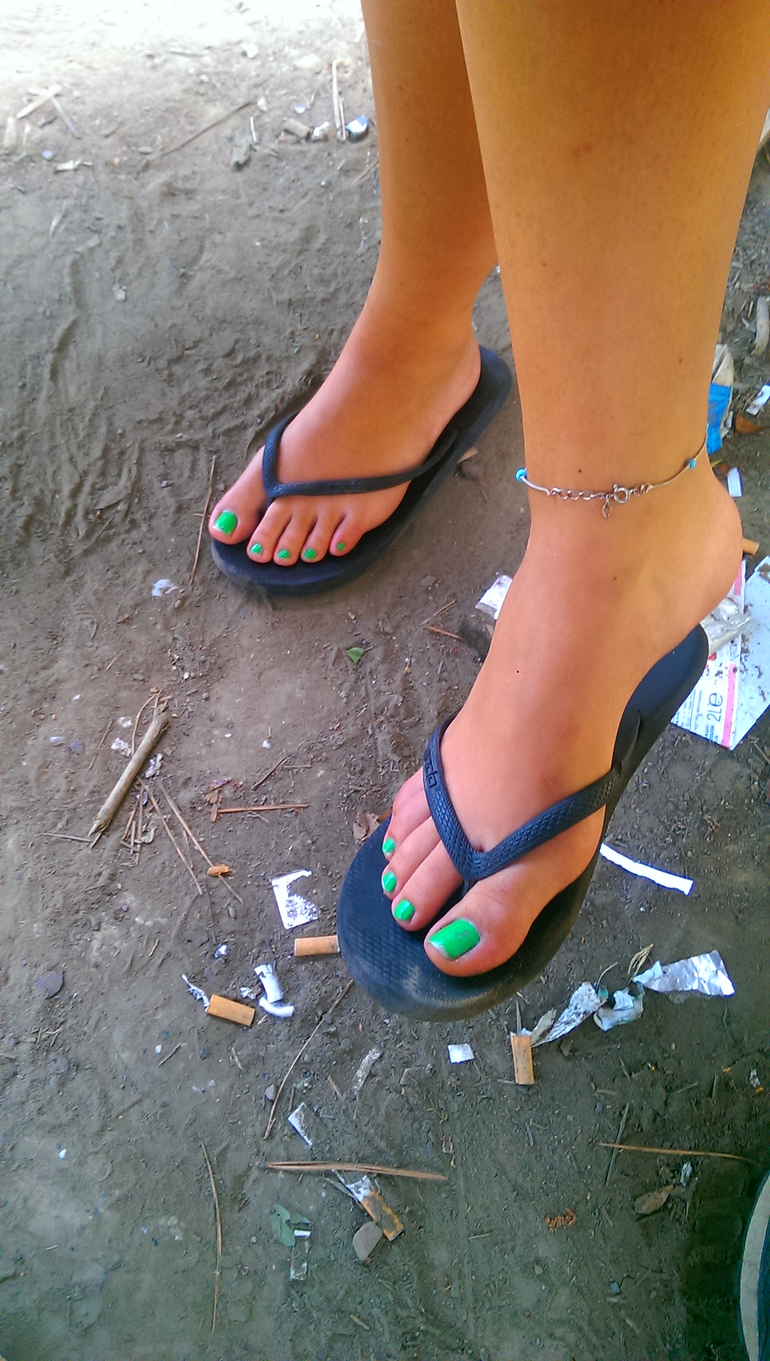 brianna beach feet