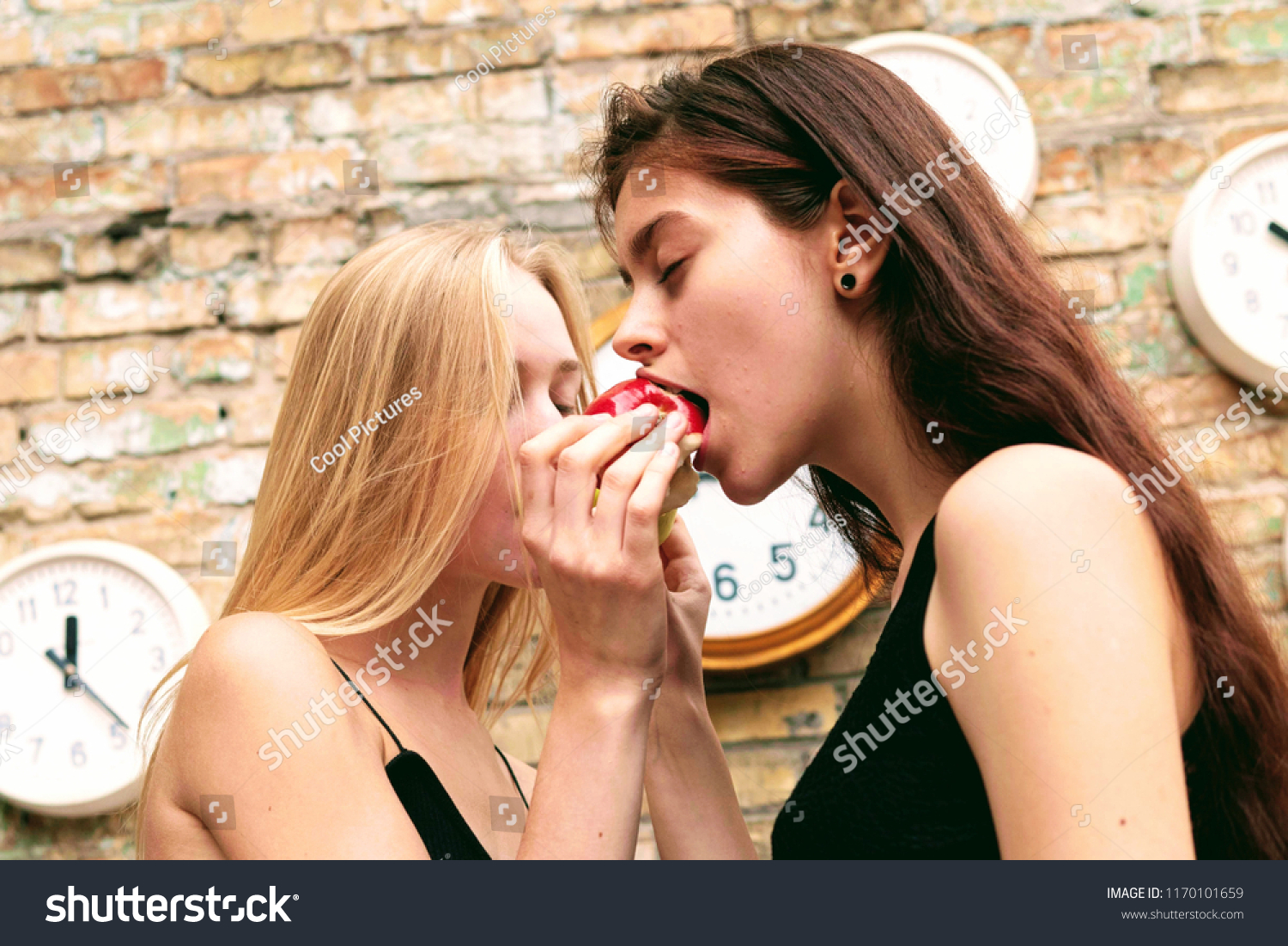 dan harold add photo seduced by lesbian friend