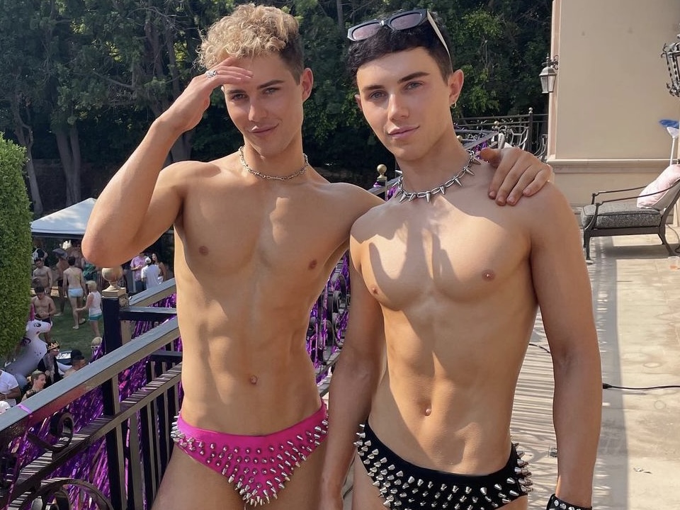 chazney bean share sugar twinks photos