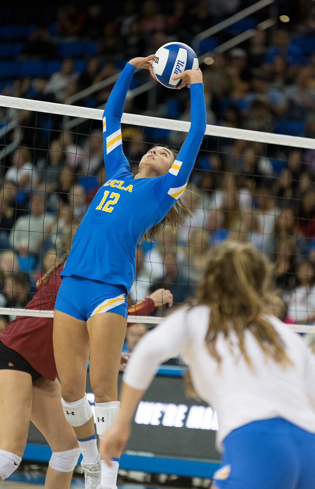 antonio askew add volleyball cameltoe photo